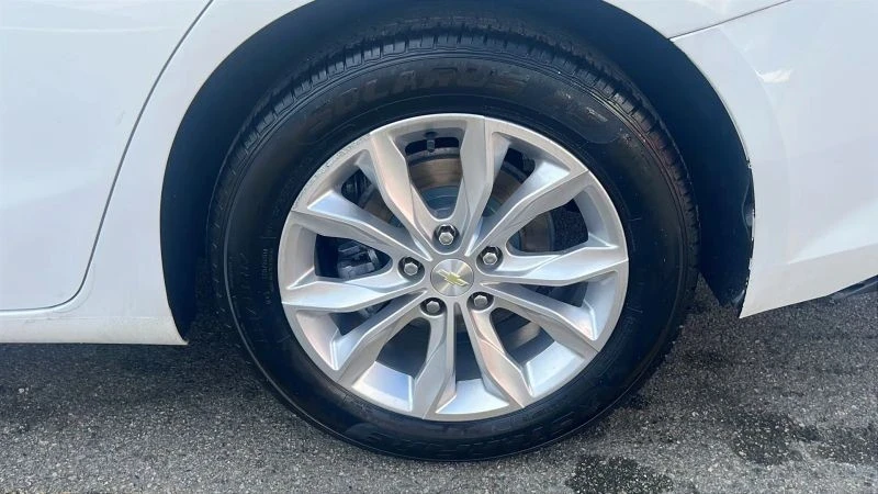 2019 Chevrolet Malibu - Image 10 of 12