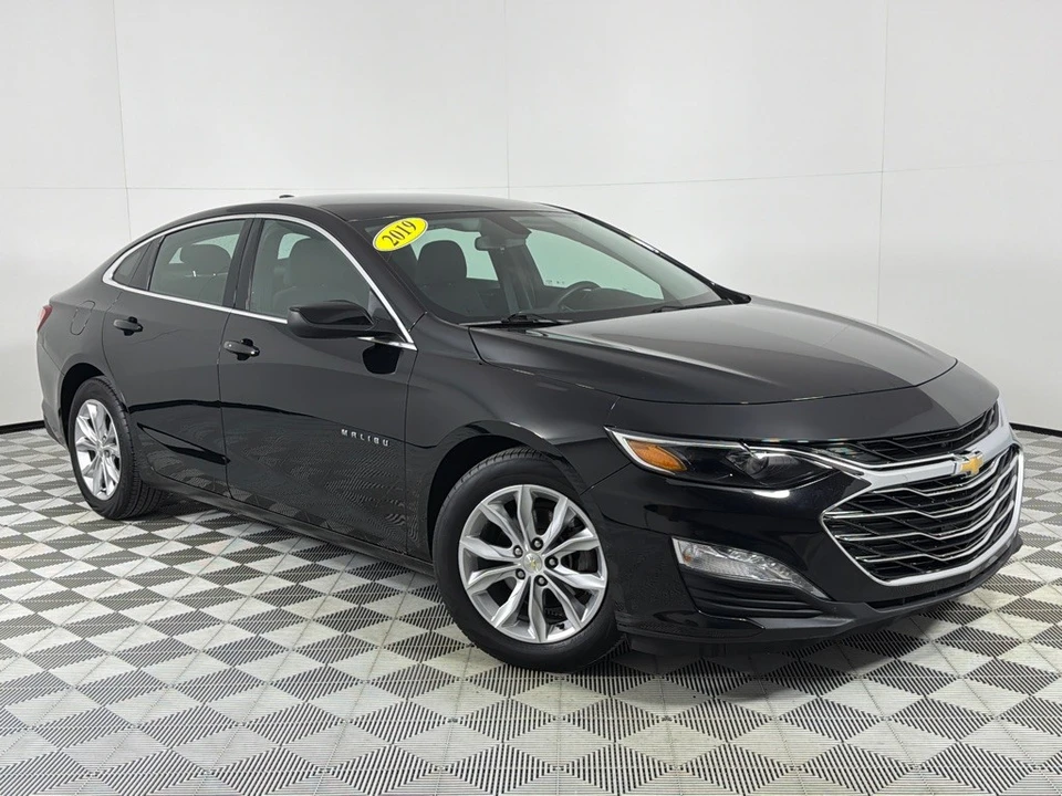 2019 Chevrolet Malibu - Image 2 of 12