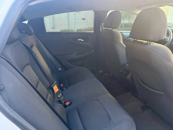 2019 Chevrolet Malibu - Image 9 of 14
