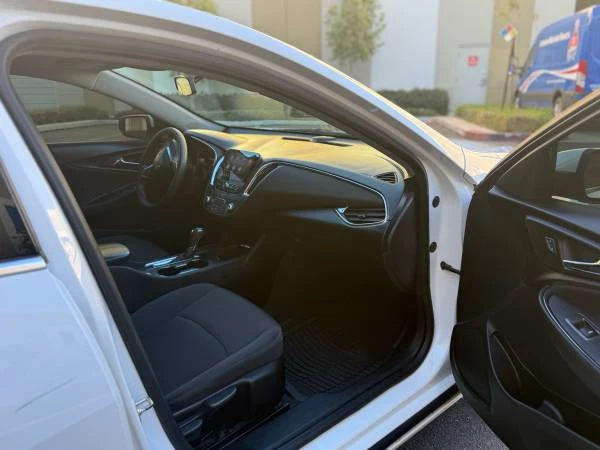 2019 Chevrolet Malibu - Image 6 of 14