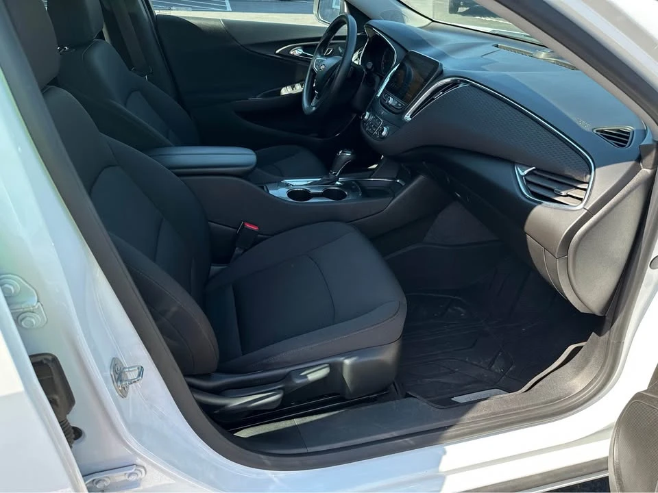 2019 Chevrolet Malibu - Image 9 of 20
