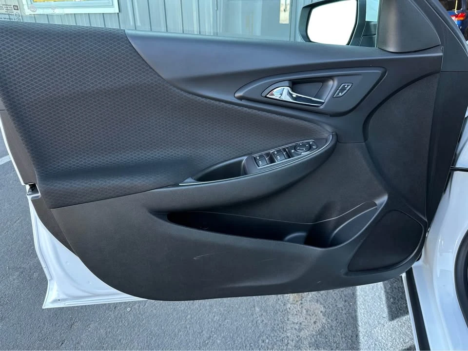 2019 Chevrolet Malibu - Image 18 of 20