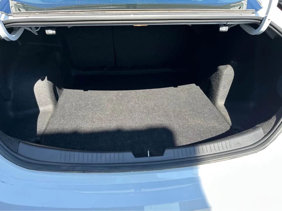 2019 Chevrolet Malibu - Image 17 of 20