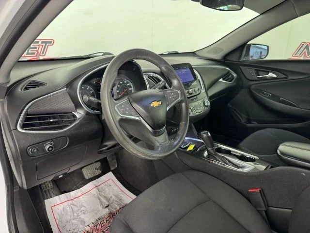 2019 Chevrolet Malibu - Image 10 of 12