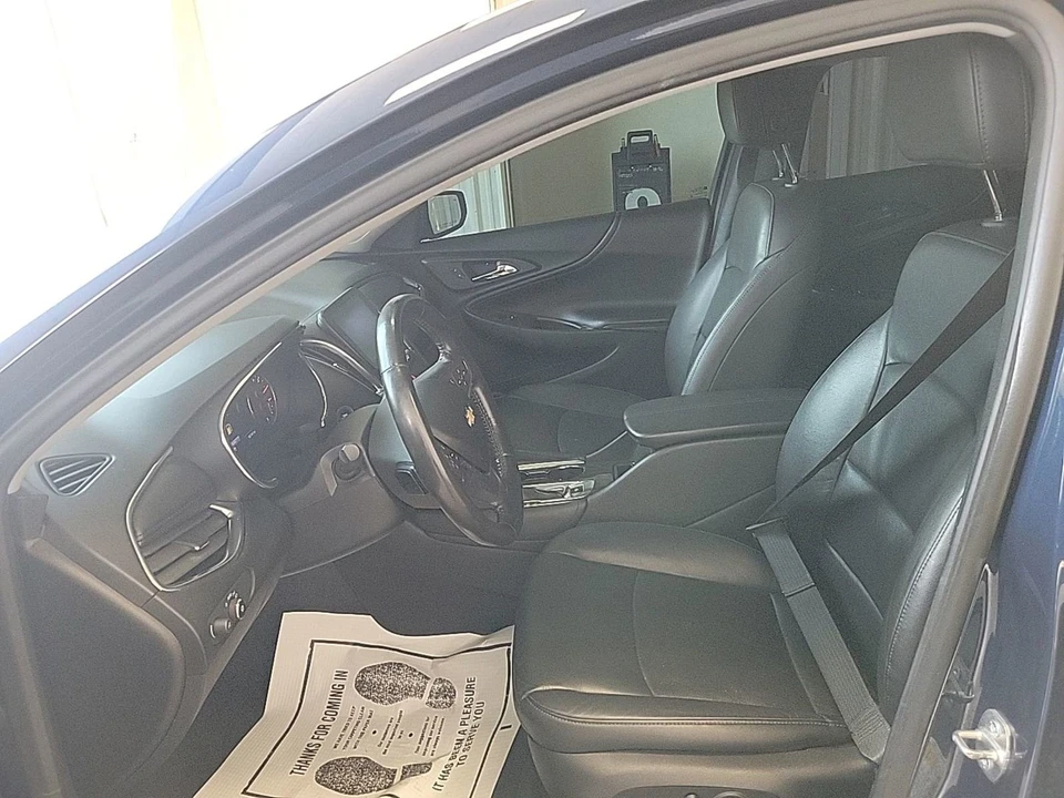 2019 Chevrolet Malibu - Image 9 of 15