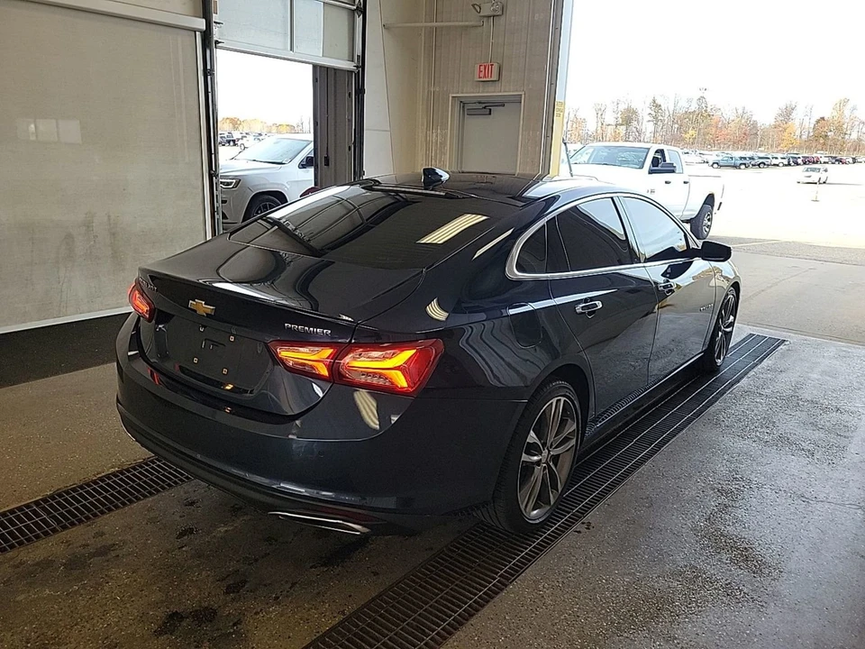2019 Chevrolet Malibu - Image 3 of 15