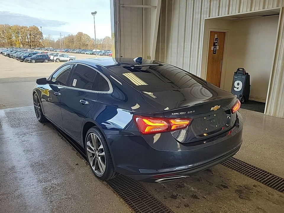 2019 Chevrolet Malibu - Image 8 of 15