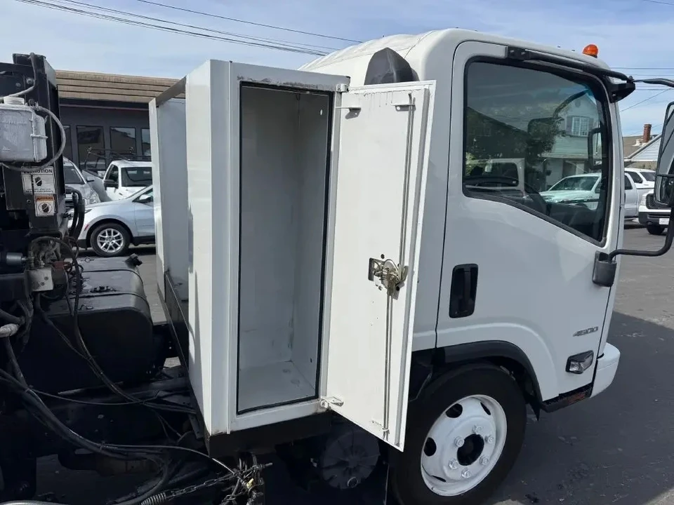 2019 Chevrolet - Image 12 of 16