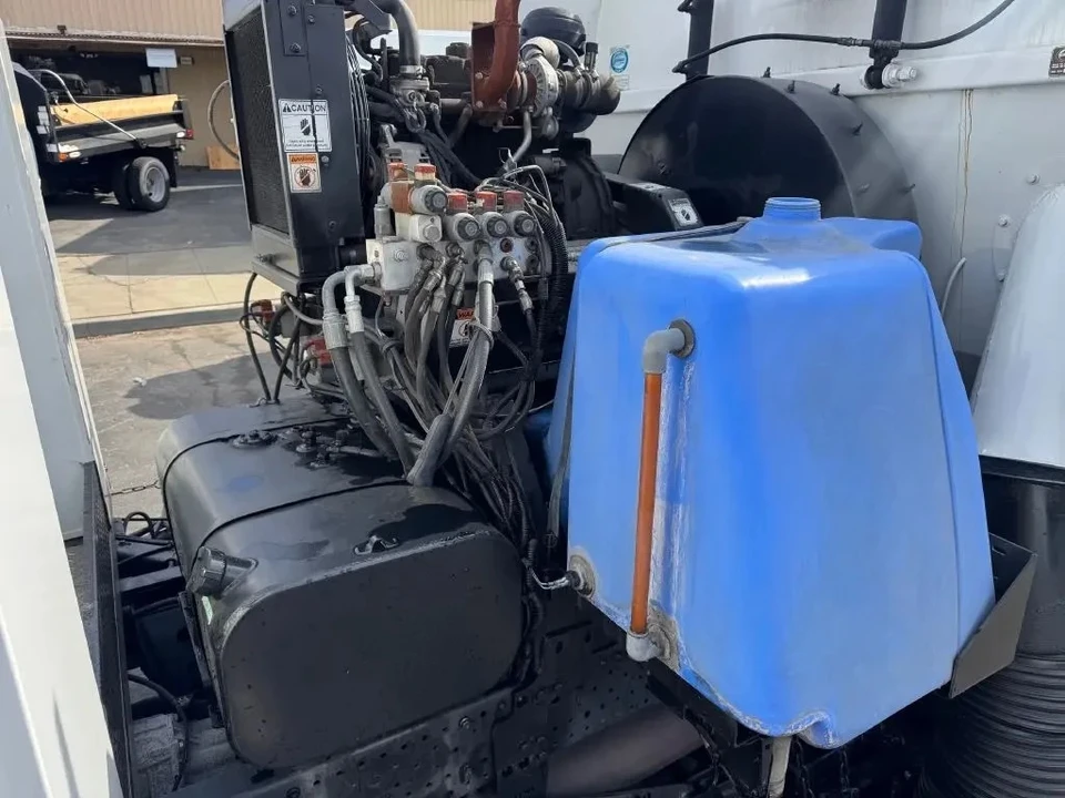 2019 Chevrolet - Image 14 of 16
