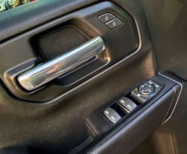 2019 Chevrolet Silverado 4th Gen - Image 10 of 12