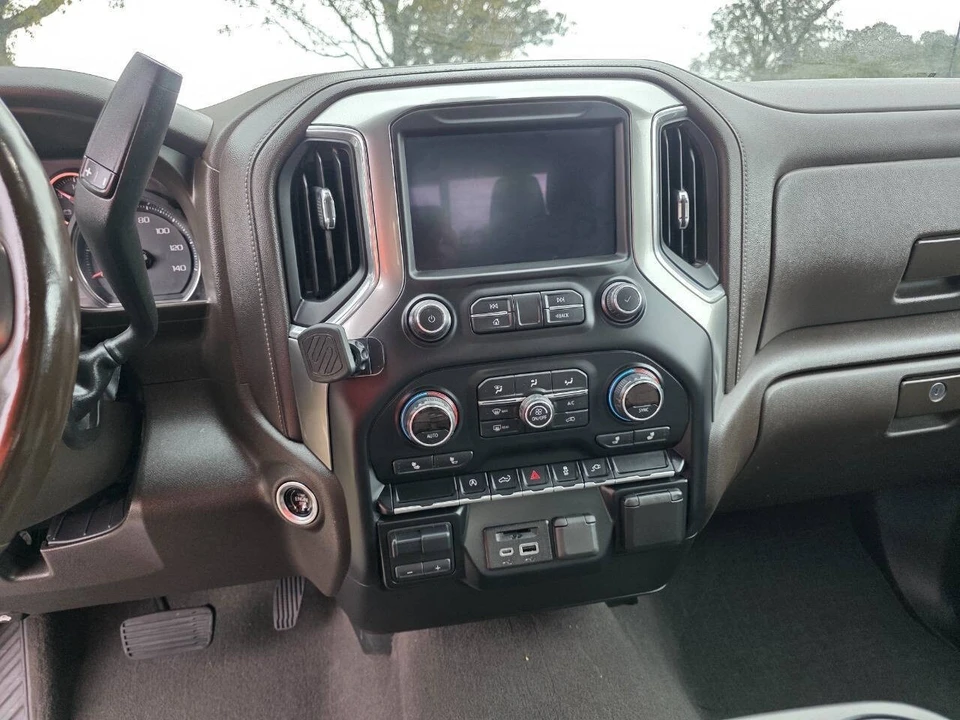 2019 Chevrolet Silverado - Image 19 of 21