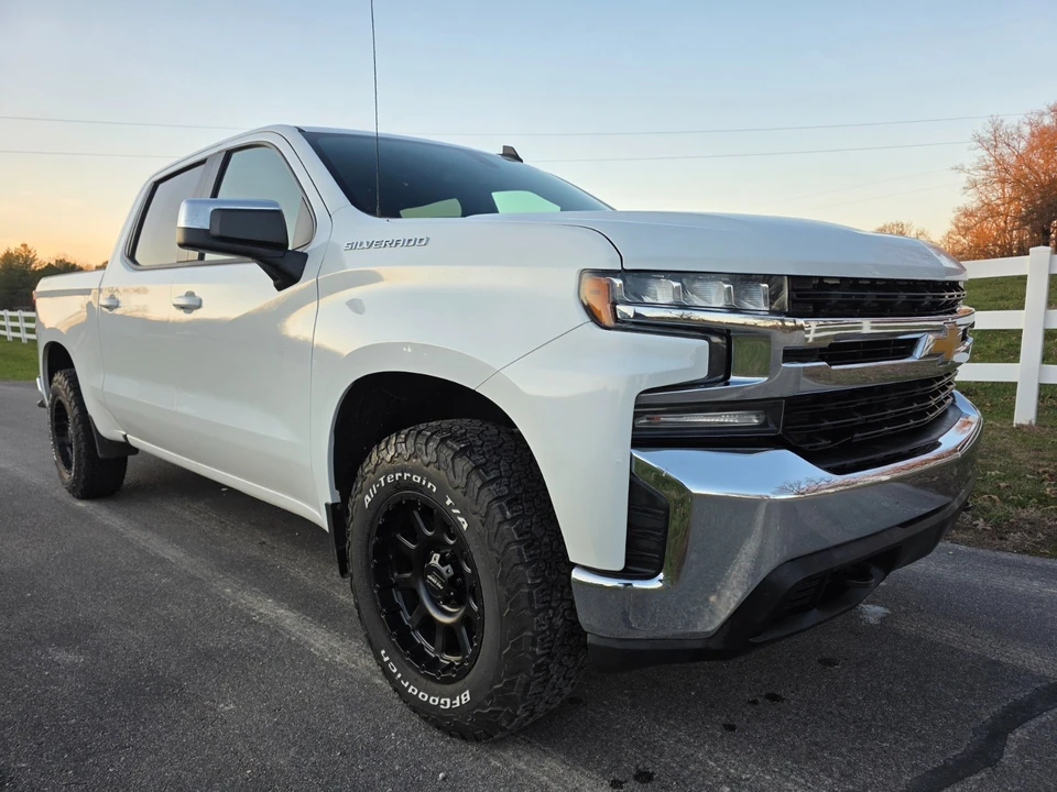 2019 Chevrolet Silverado - Image 8 of 21