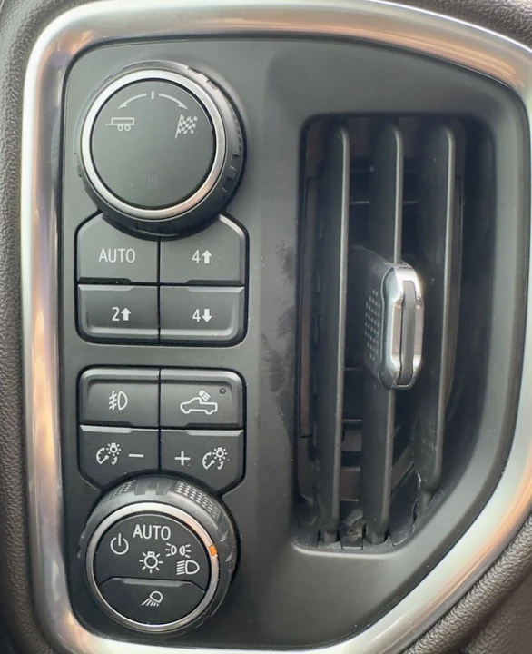 2019 Chevrolet Silverado 4th Gen - Image 13 of 24