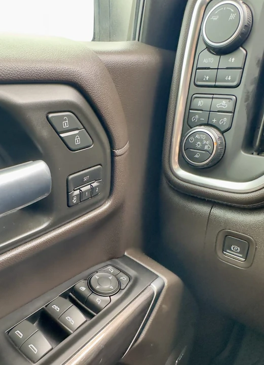 2019 Chevrolet Silverado 4th Gen - Image 18 of 24
