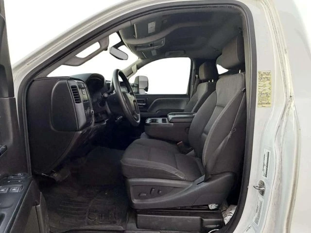 2019 Chevrolet Silverado - Image 16 of 31