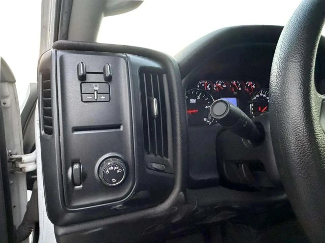 2019 Chevrolet Silverado - Image 17 of 31
