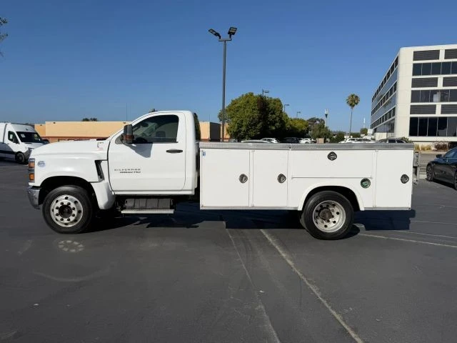 2019 Chevrolet Silverado - Image 2 of 31
