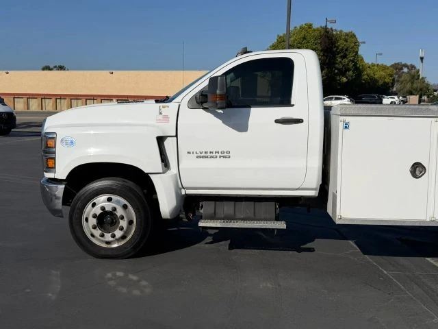 2019 Chevrolet Silverado - Image 4 of 31