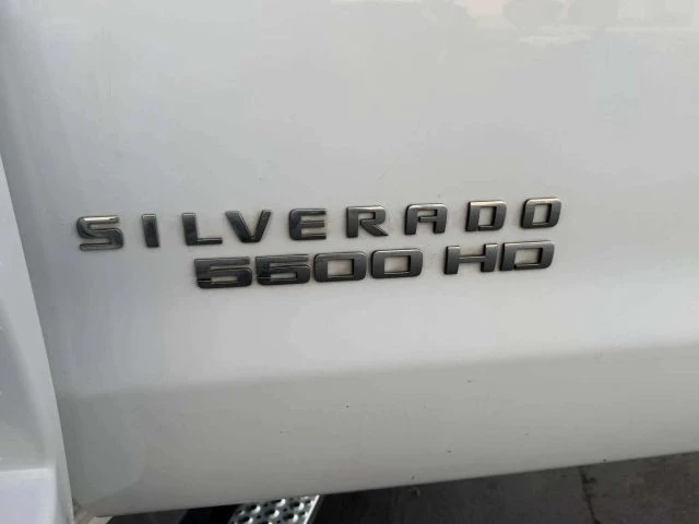 2019 Chevrolet Silverado - Image 11 of 31