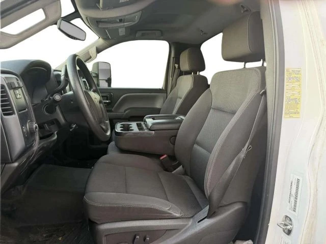 2019 Chevrolet Silverado - Image 20 of 31