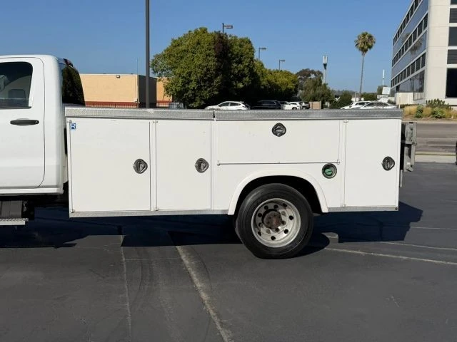 2019 Chevrolet Silverado - Image 5 of 31
