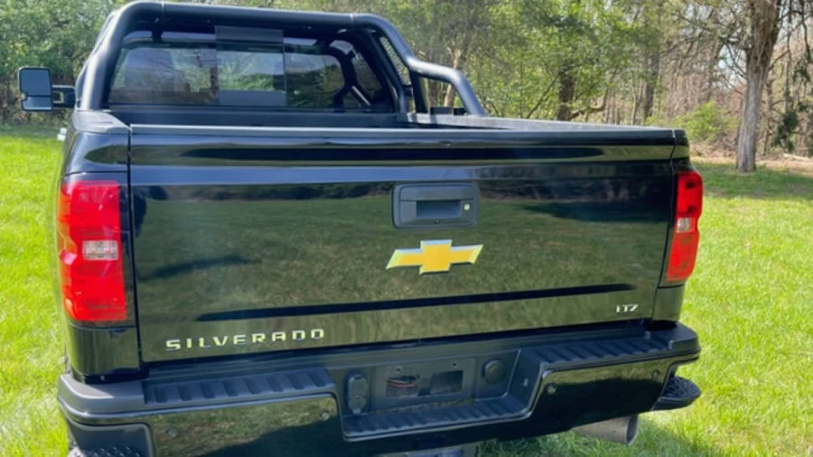 2019 Chevrolet Silverado - Image 2 of 22