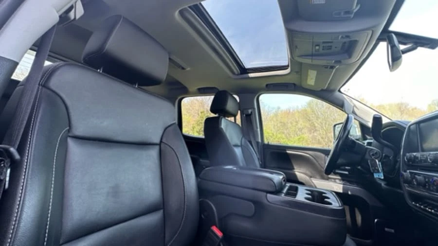 2019 Chevrolet Silverado - Image 6 of 22