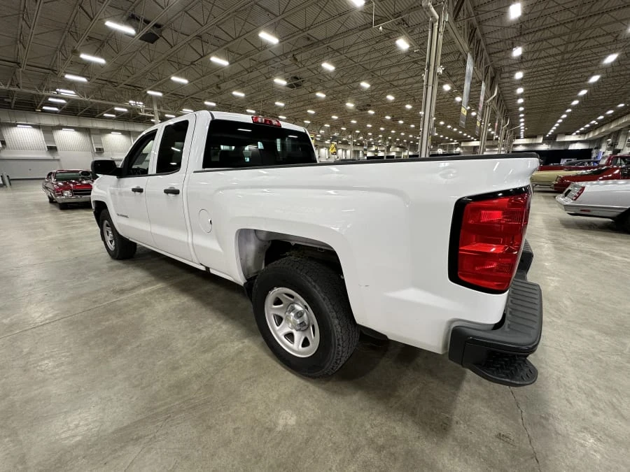 2019 Chevrolet Silverado - Image 2 of 4