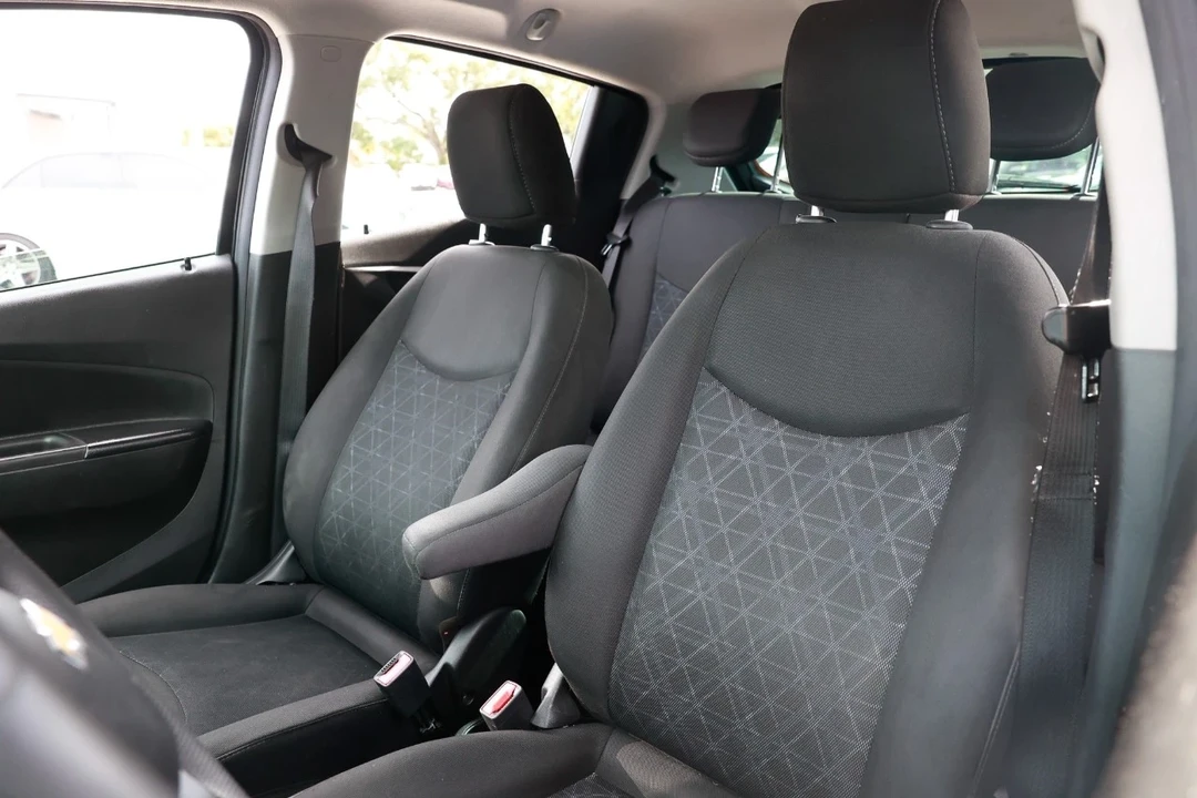 2019 Chevrolet Spark - Image 6 of 12