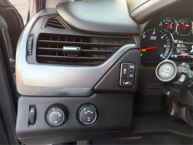 2019 Chevrolet Suburban 12th Gen - Image 18 of 21