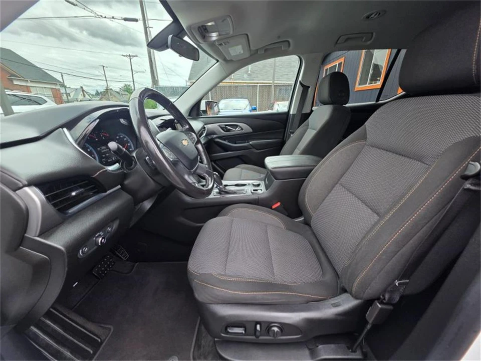 2019 Chevrolet Traverse - Image 9 of 21
