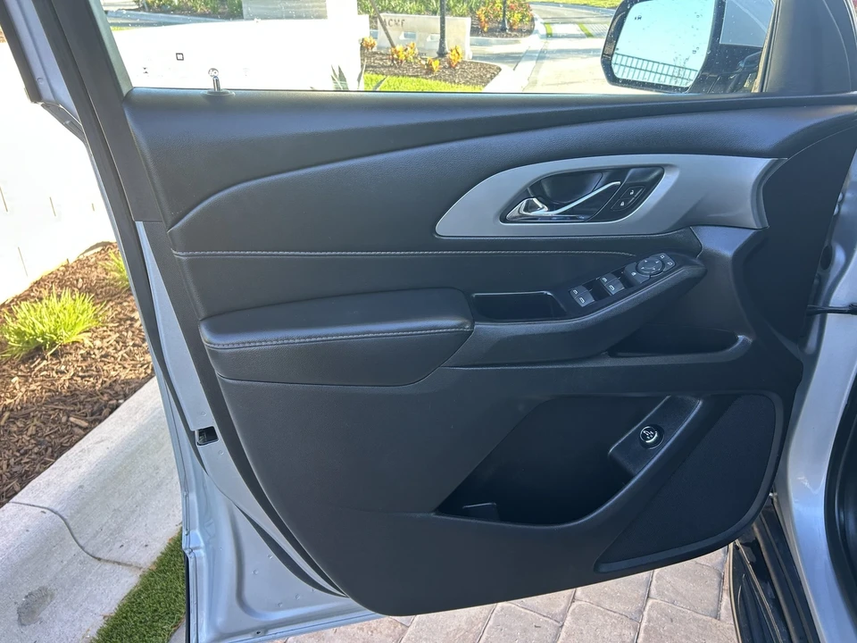 2019 Chevrolet Traverse - Image 19 of 21
