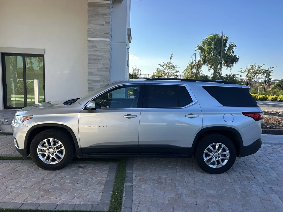 2019 Chevrolet Traverse - Image 8 of 21