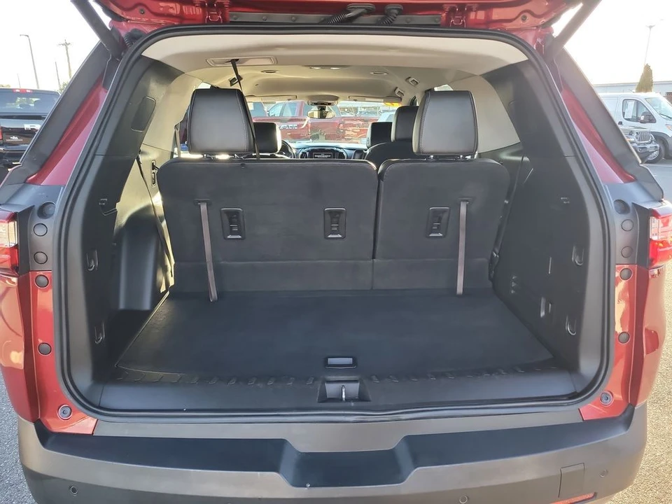 2019 Chevrolet Traverse - Image 8 of 12
