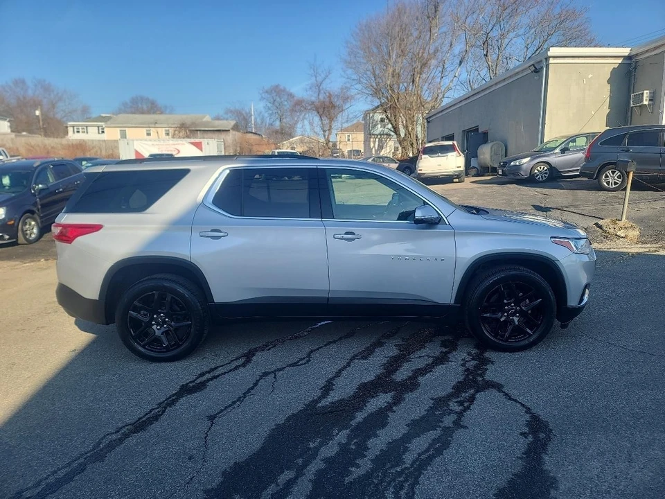 2019 Chevrolet Traverse - Image 8 of 21