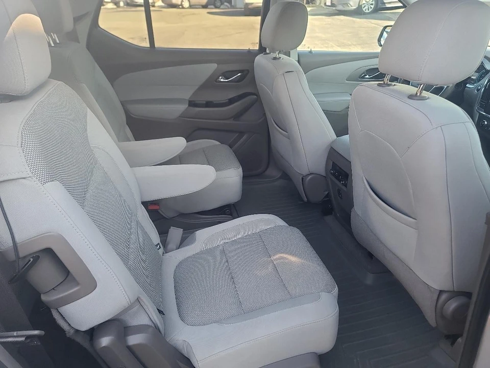 2019 Chevrolet Traverse - Image 17 of 21