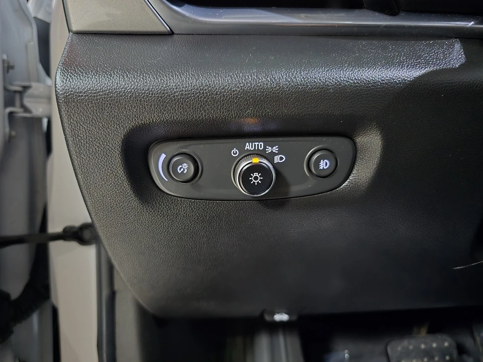 2019 Chevrolet Traverse - Image 18 of 21