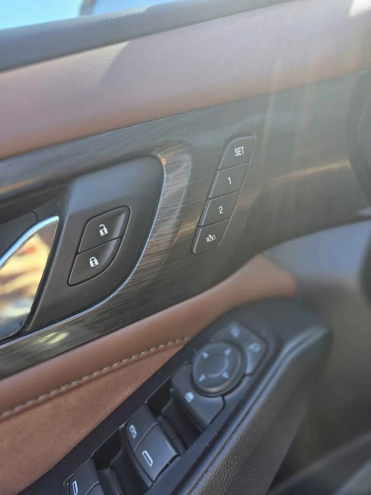 2019 Chevrolet Traverse - Image 14 of 20