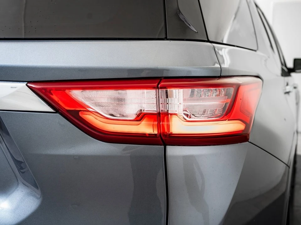 2019 Chevrolet Traverse - Image 17 of 21