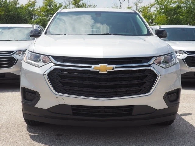 2019 Chevrolet Traverse - Image 2 of 9