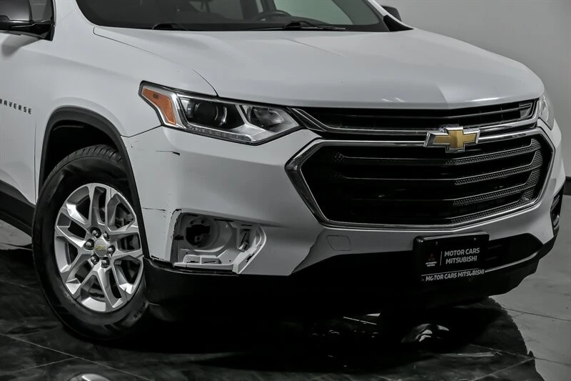 2019 Chevrolet Traverse - Image 2 of 21