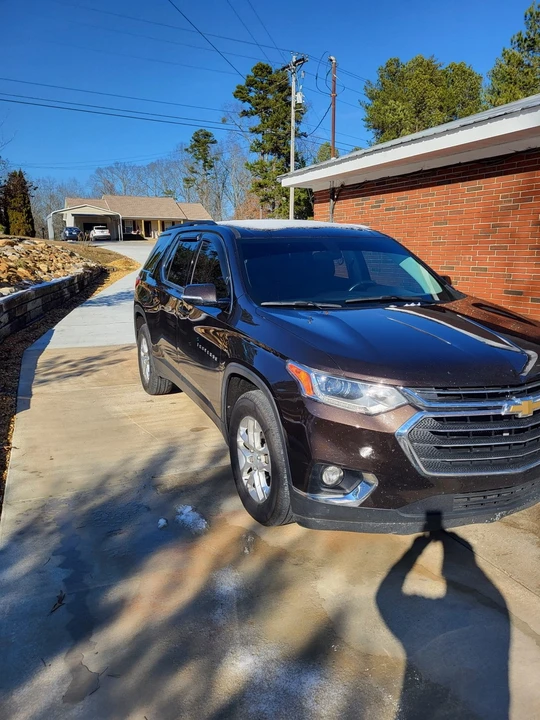 2019 Chevrolet Traverse - Image 2 of 8