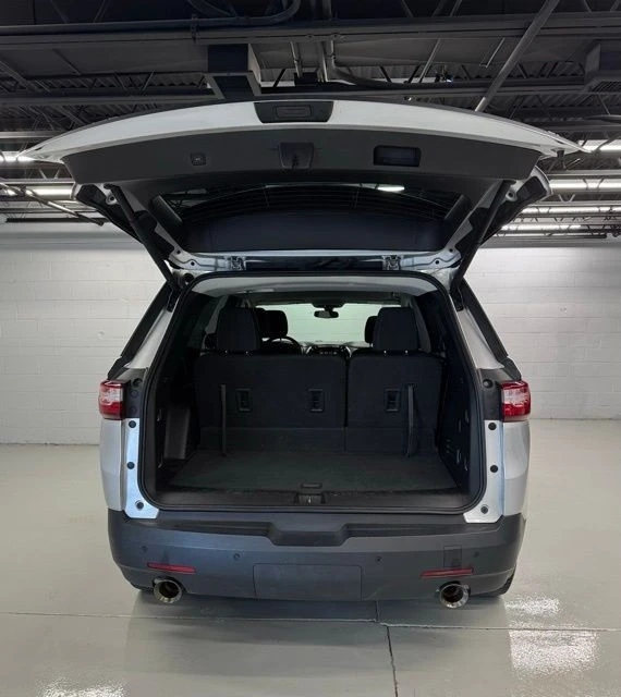 2019 Chevrolet Traverse - Image 9 of 21