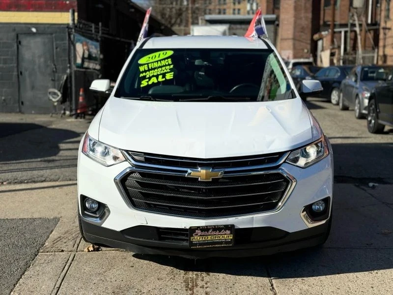 2019 Chevrolet Traverse - Image 2 of 12