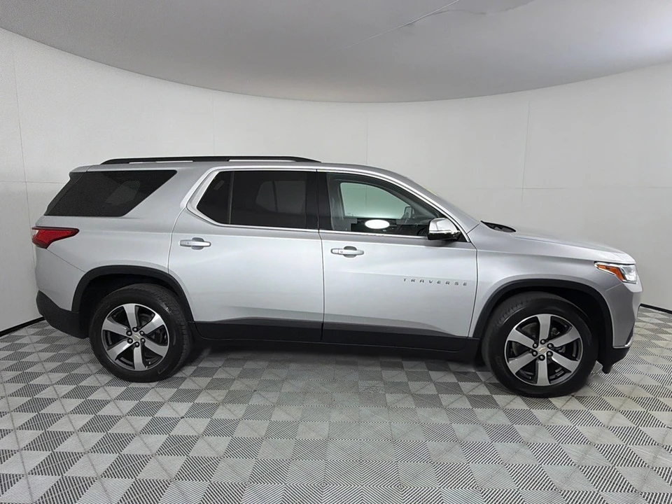 2019 Chevrolet Traverse - Image 4 of 12