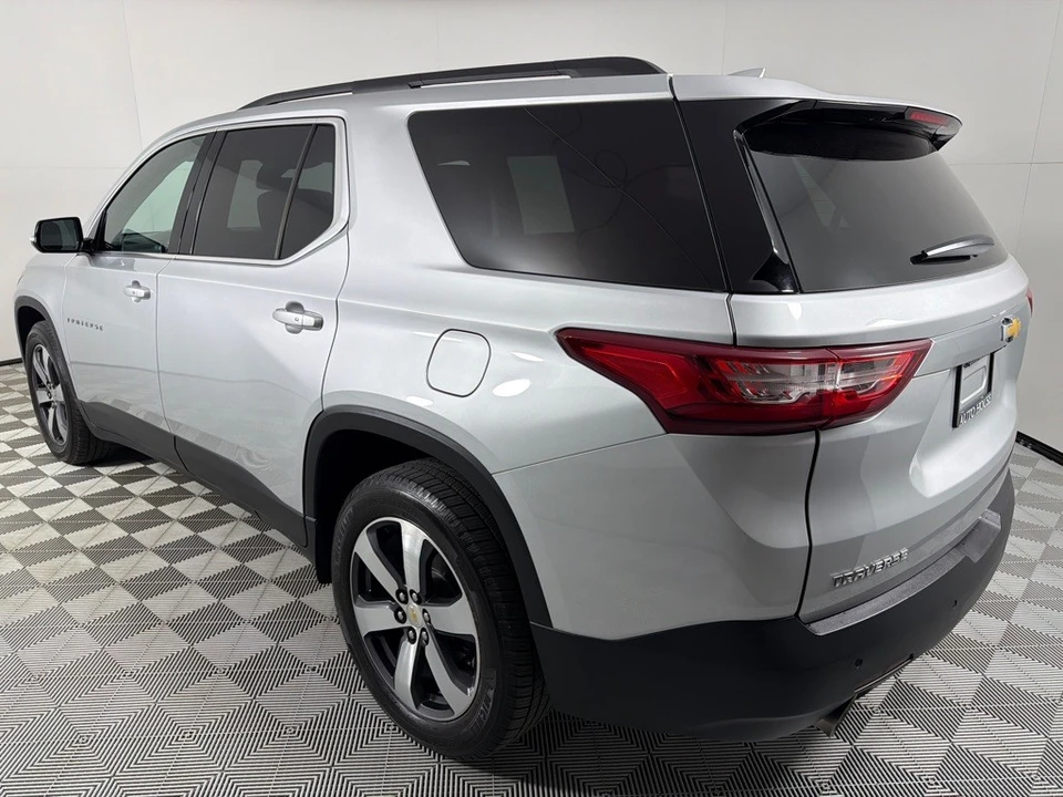 2019 Chevrolet Traverse - Image 8 of 12