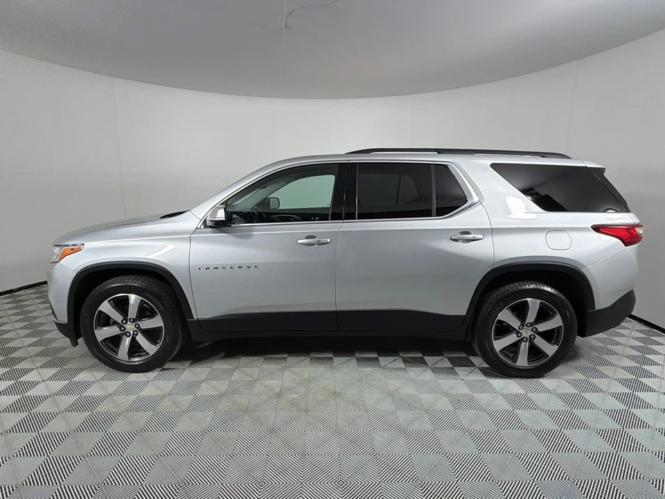 2019 Chevrolet Traverse - Image 9 of 12