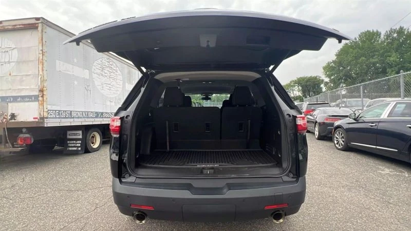 2019 Chevrolet Traverse - Image 9 of 12
