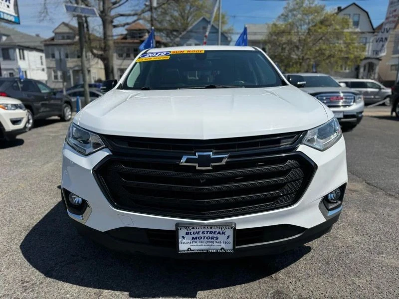 2019 Chevrolet Traverse - Image 2 of 12
