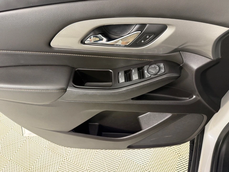 2019 Chevrolet Traverse - Image 11 of 12